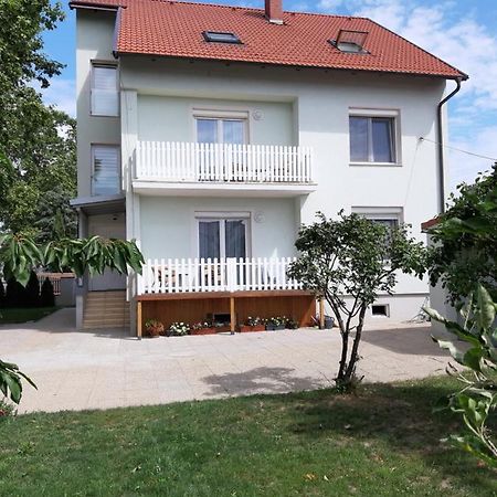 Eisenstadt Apartments ภายนอก รูปภาพ