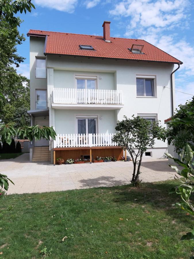 Eisenstadt Apartments ภายนอก รูปภาพ